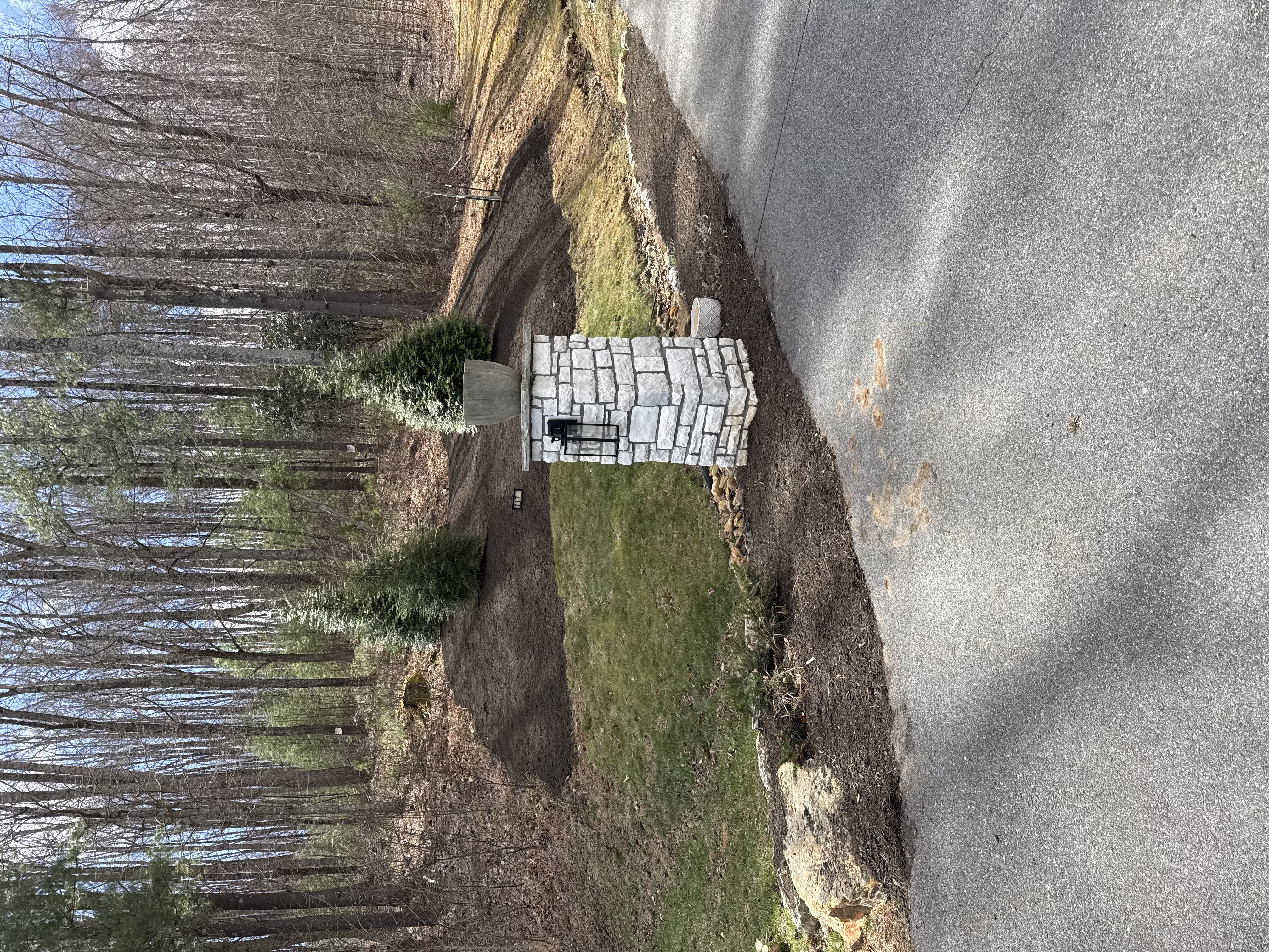 Stone retaining wall construction